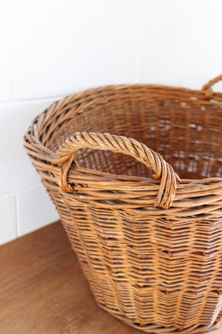 1920s French extra large laundry basket