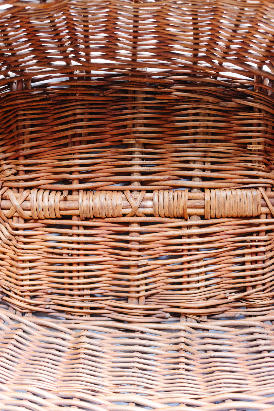 1920s French extra large laundry basket