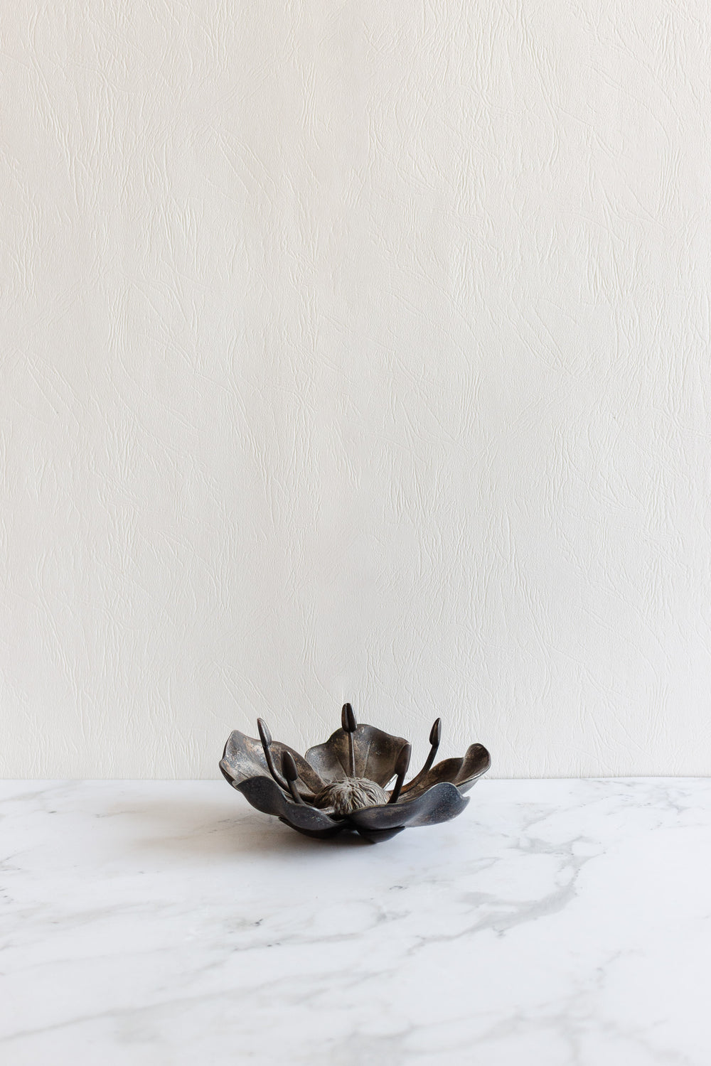 1970s Italian white brass lotus sculptural ashtray, in the style of Gucci
