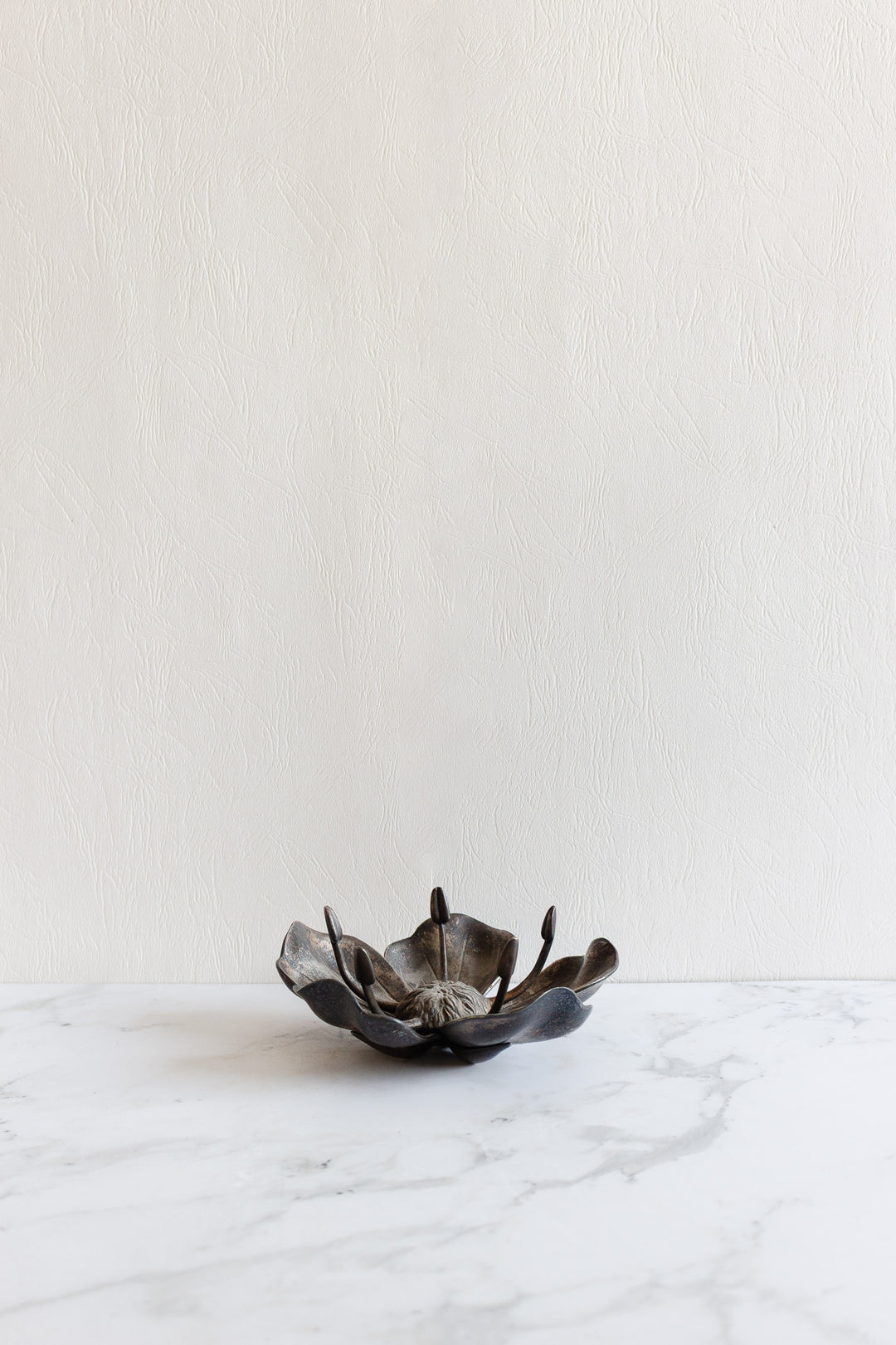 1970s Italian white brass lotus sculptural ashtray, in the style of Gucci