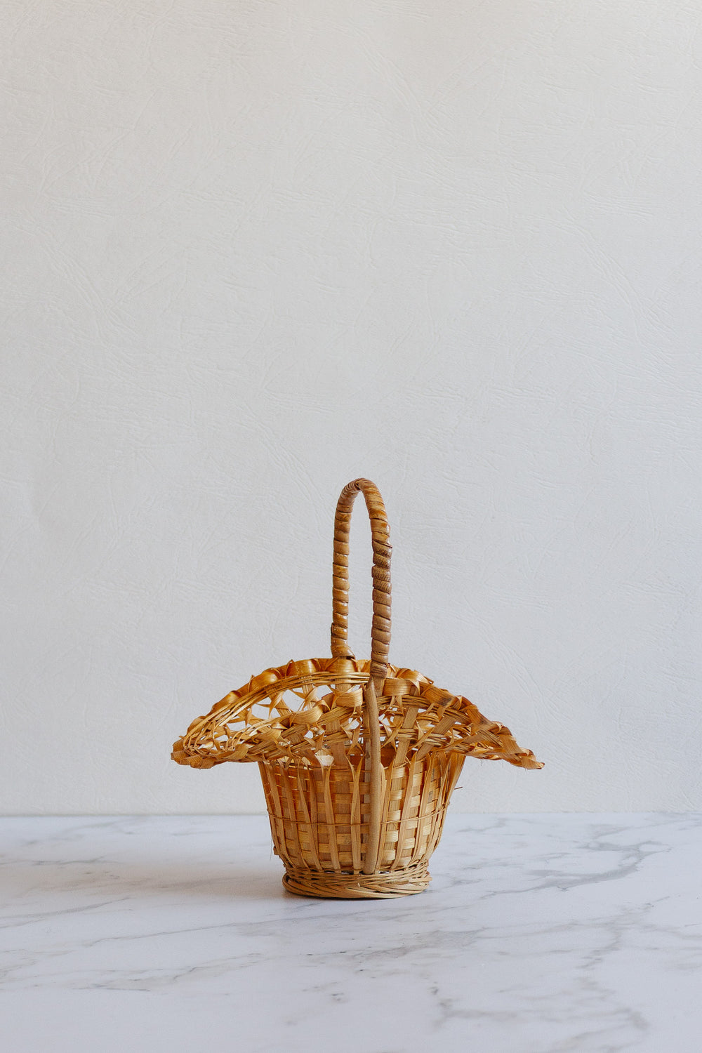 vintage french ruffled woven panier