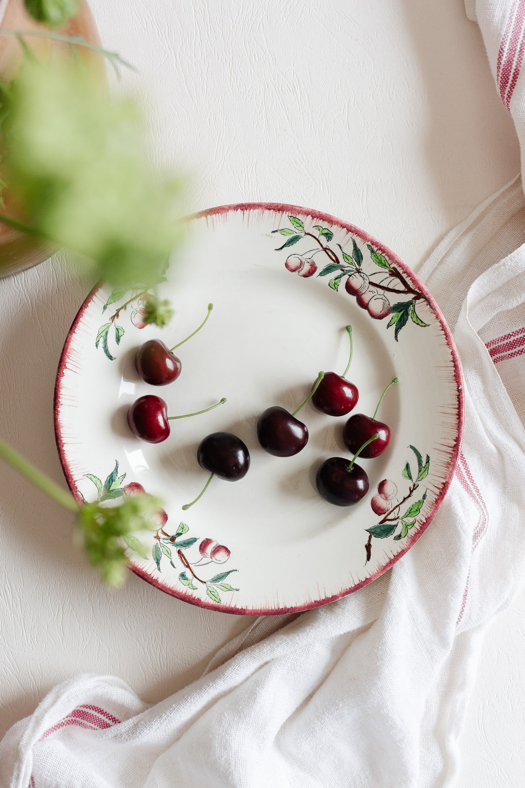 1930s digoin sarreguemines "cérises" cake plate