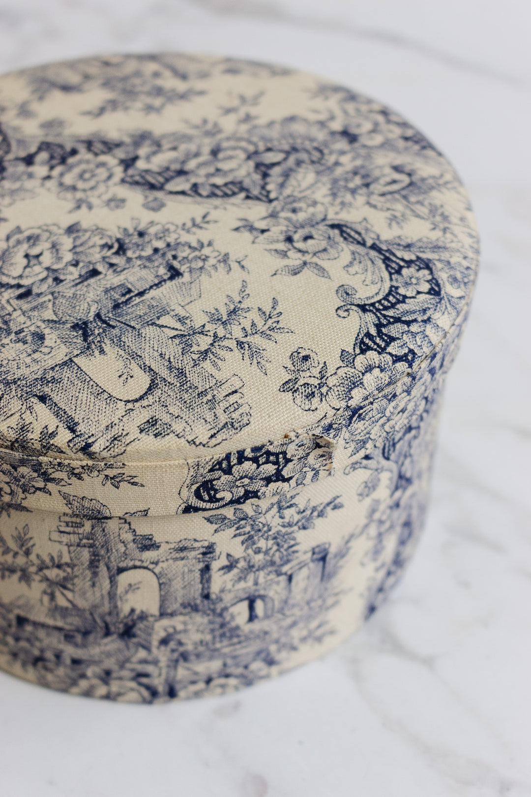 vintage french petite "cream toile de jouy" hat box