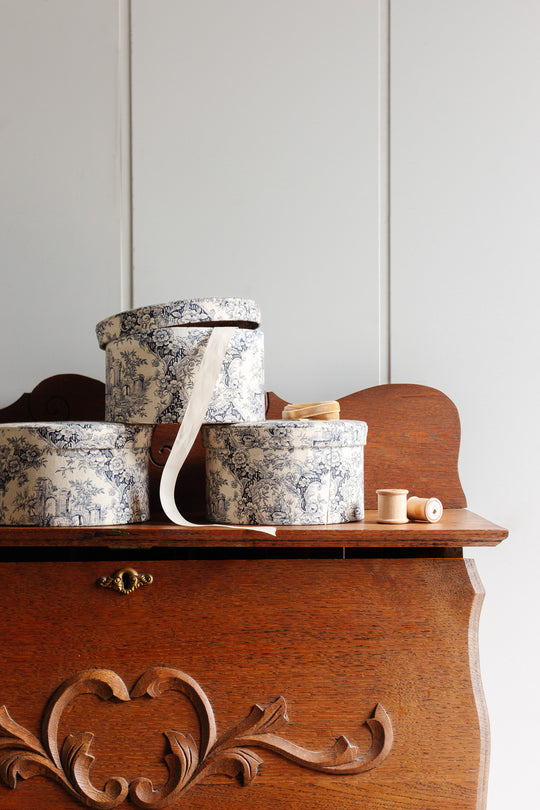 vintage french petite "cream toile de jouy" hat box