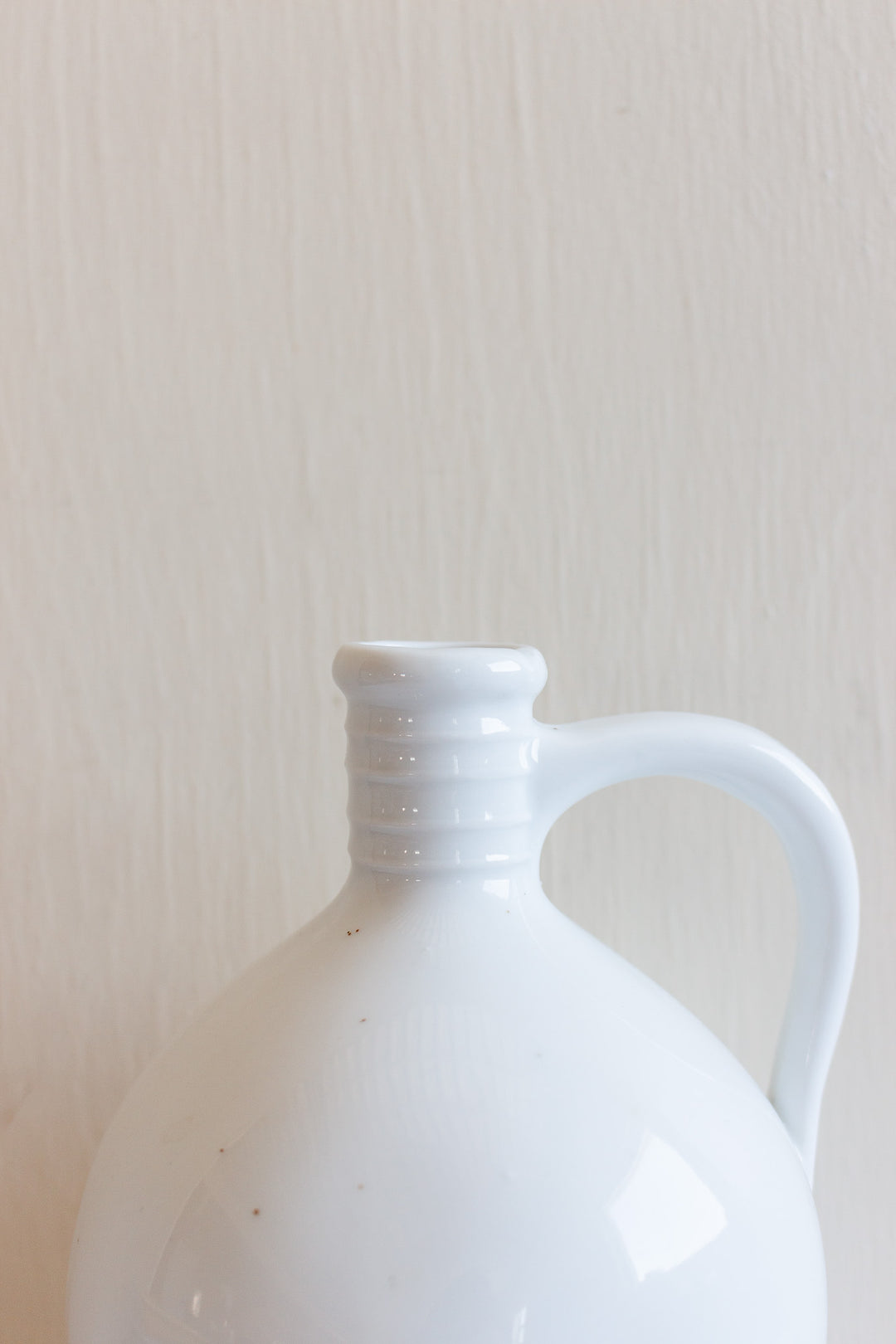 vintage English signed studio pottery vessel, no. 071