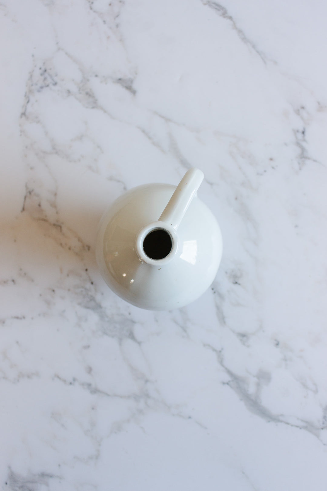 vintage English signed studio pottery vessel, no. 071