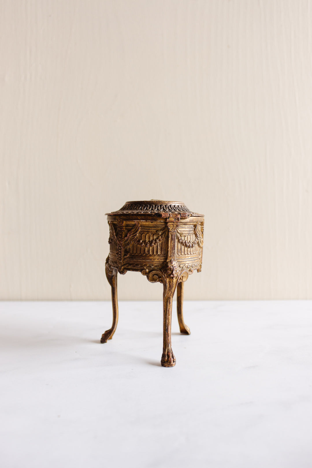 turn of the century gilt ormolu belle epoque bijoux casket with medallion