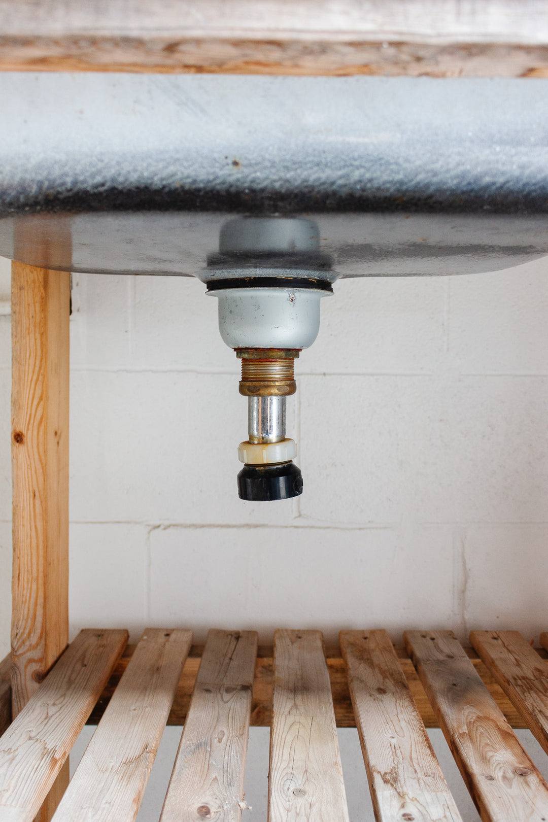 vintage enamel farmhouse sink