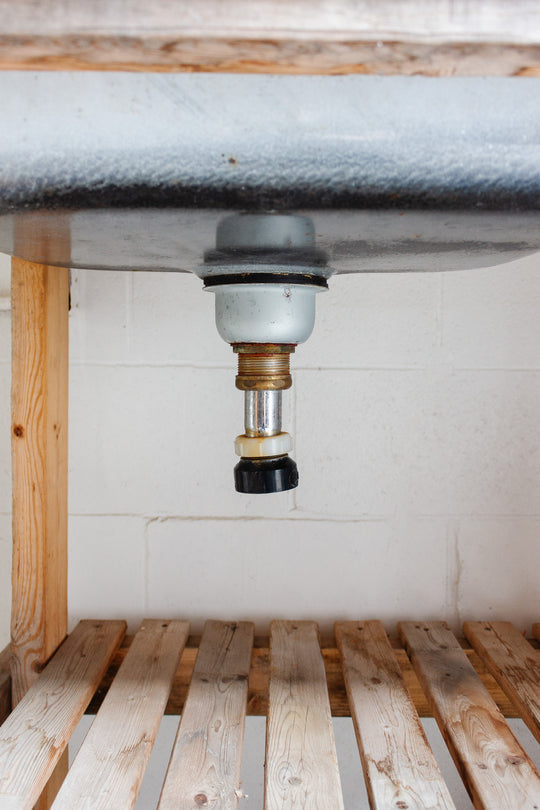 vintage enamel farmhouse sink