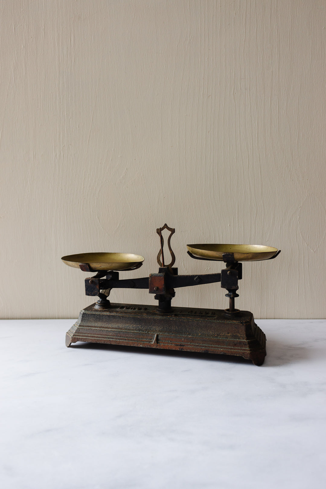 turn of the century French cast iron and brass shop scale