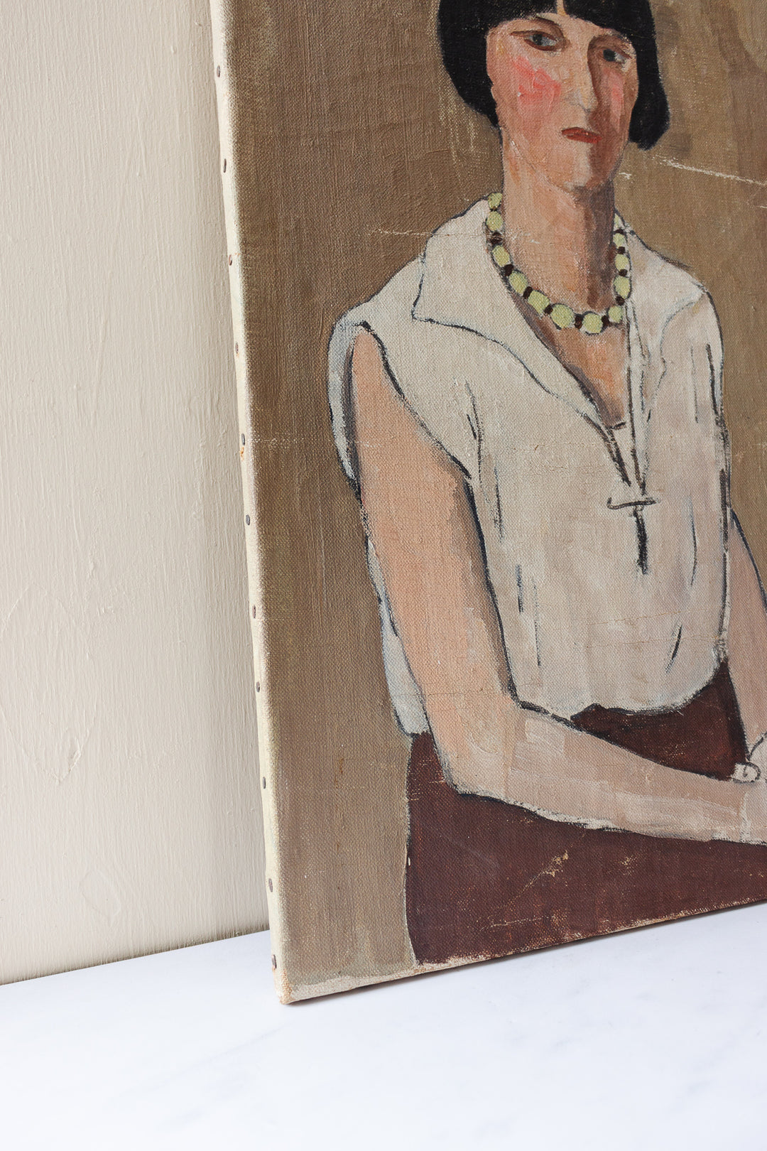 femme assise pour un portrait