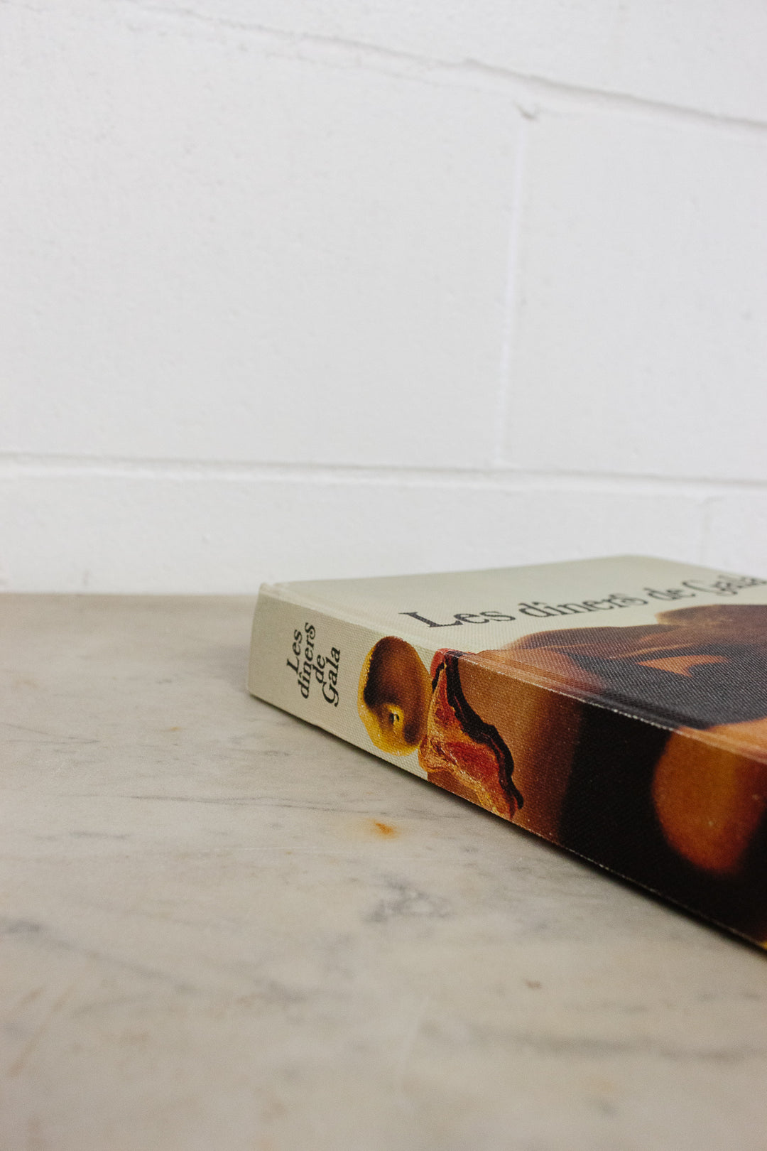 rare 1st edition salvador dali vintage cook book "les dîners de gala"