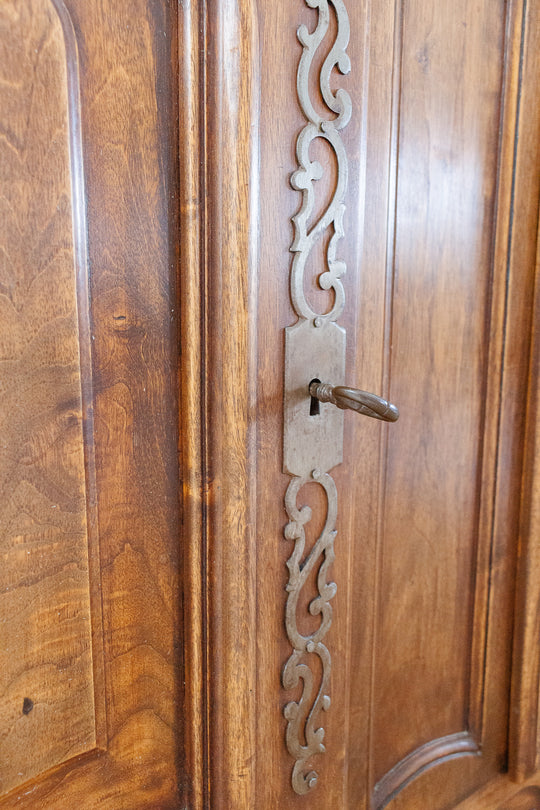 1930s French Louis XV style walnut sideboard