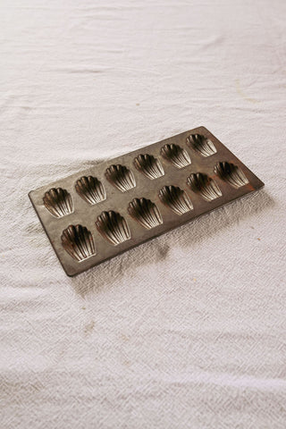 vintage french petite madeleine mould