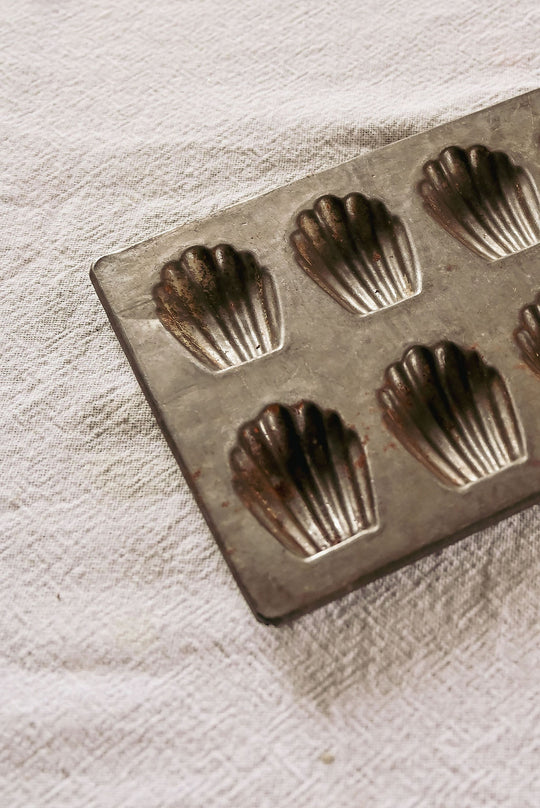 vintage french petite madeleine mould