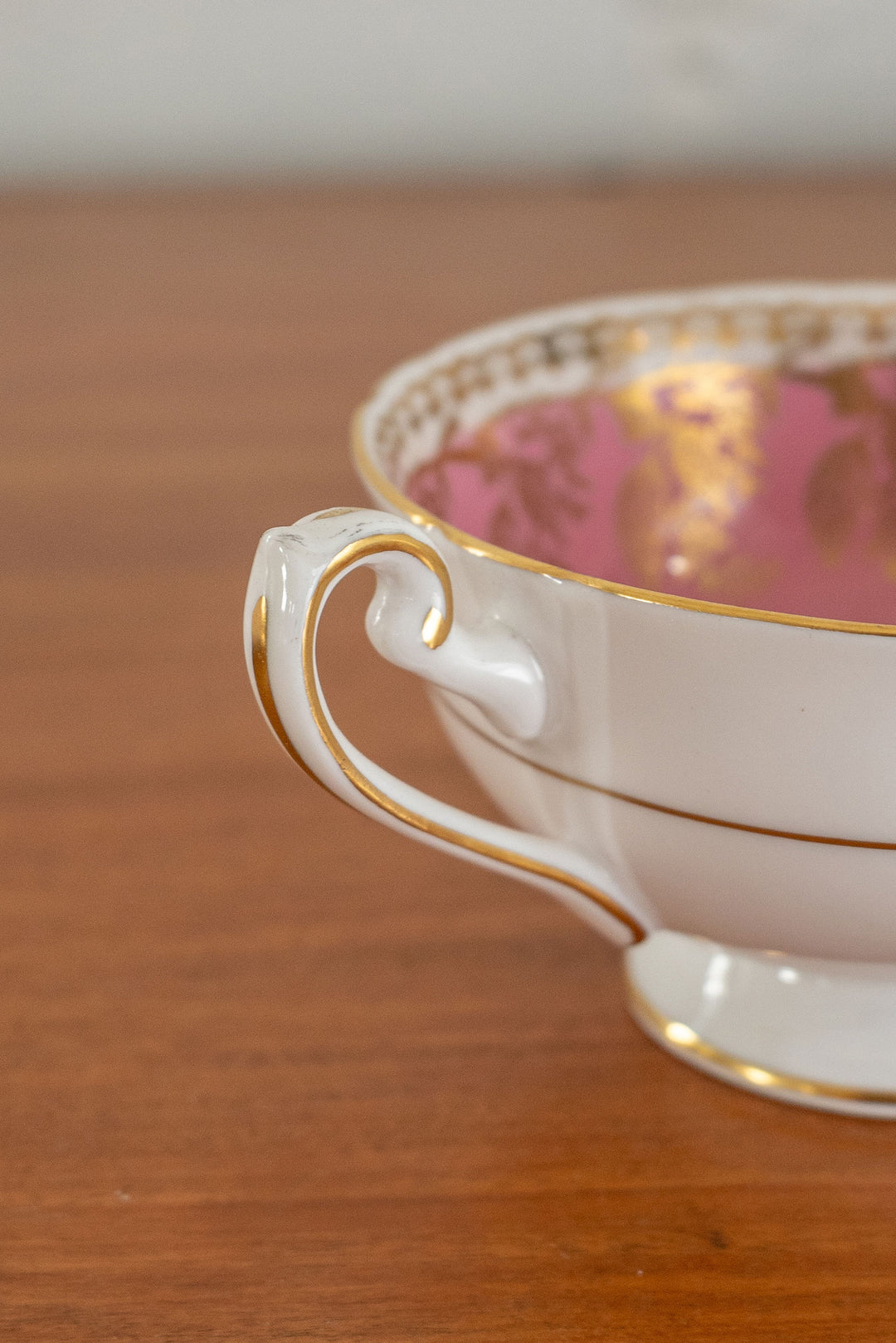 vintage shelley tea cup and saucer