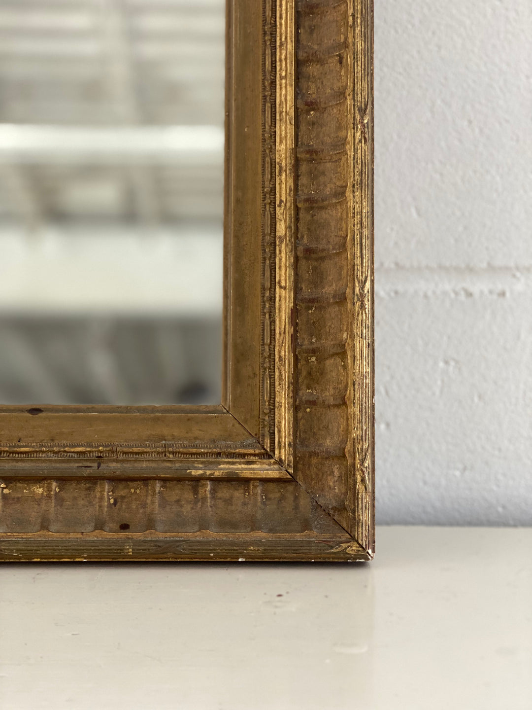 antique french Louis XV gilt wood mirror with cornice
