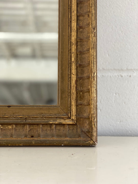 antique french Louis XV gilt wood mirror with cornice