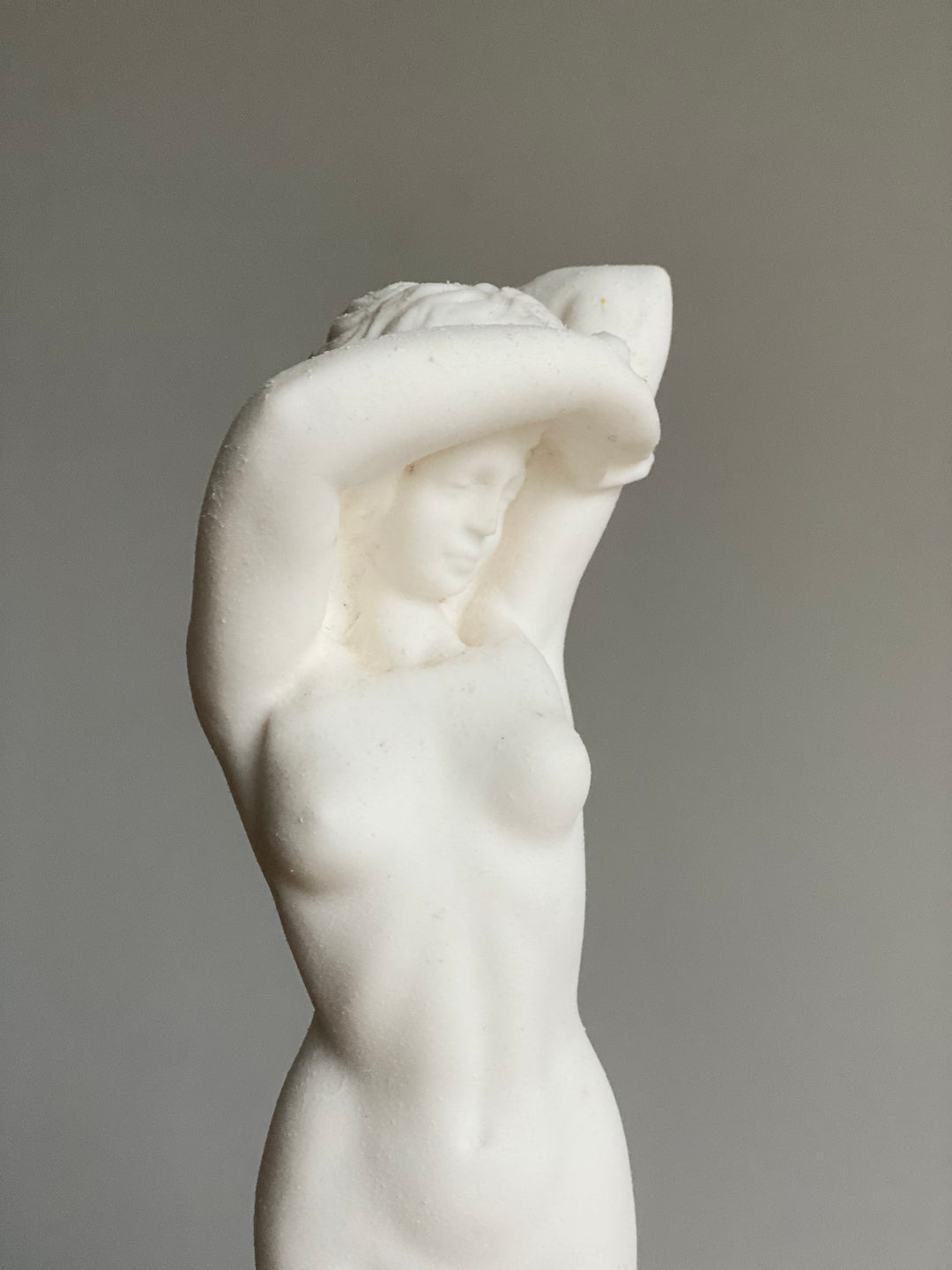 “femme nue” en porcelaine